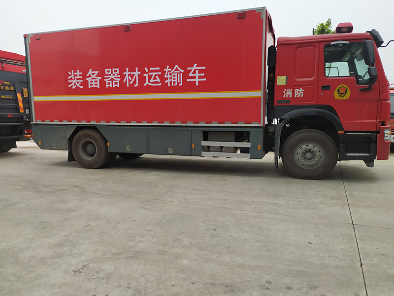 如何选择合适的吸污车？面对污水、污泥的清理难题，吸污车成为了不可或缺的设备之一。那么，在众多品牌和型号中，我们应该怎样挑选适合自己的吸污车呢？