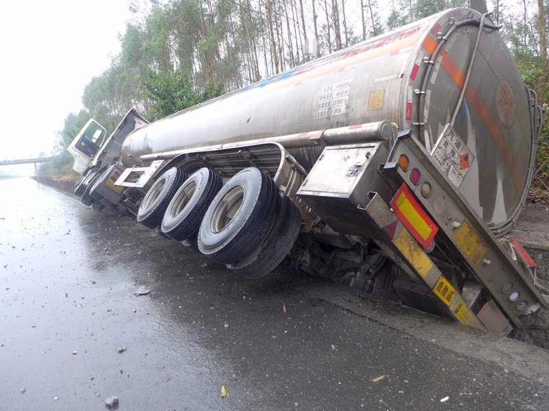 吸污车：如何有效清除城市“脏乱差”？